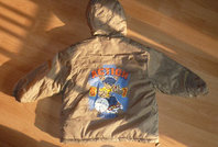 WinterjackeKindbeigehinten.jpg