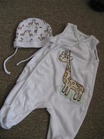 Giraffenstrampler+Mütze.jpg
