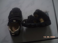 blaue sandalen.jpg