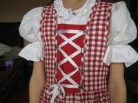 Trachtenkleid vorne Oberteill.jpg