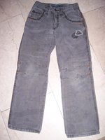 CKS leichtes Loch im Knie, das ist aber ja cool 1,00 Euro.jpg