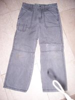 Esprit leichte Fleck am Knie 3 Euro.jpg