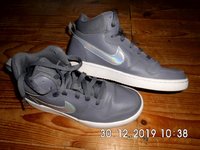 Nike 1.jpg